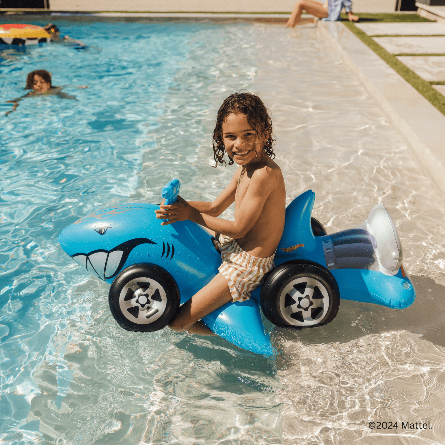 L810 Kids Sharkruiser ™ Float