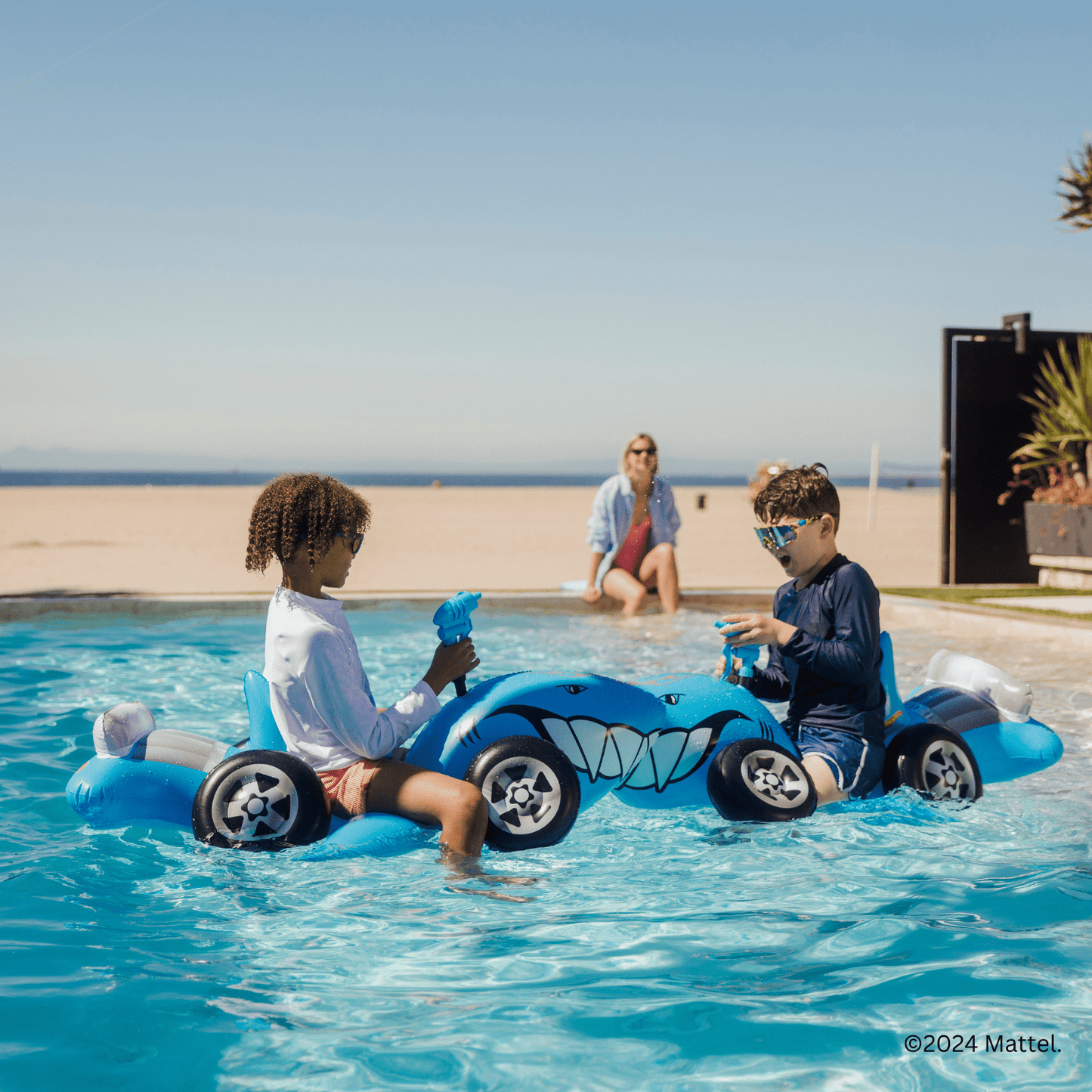L810 Kids Sharkruiser ™ Float